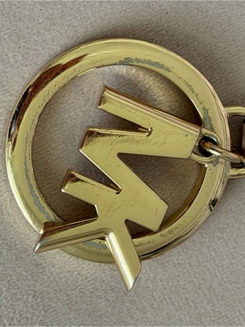 MICHAEL KORS Gold Pendant Charm and Beige Leather Long Strap